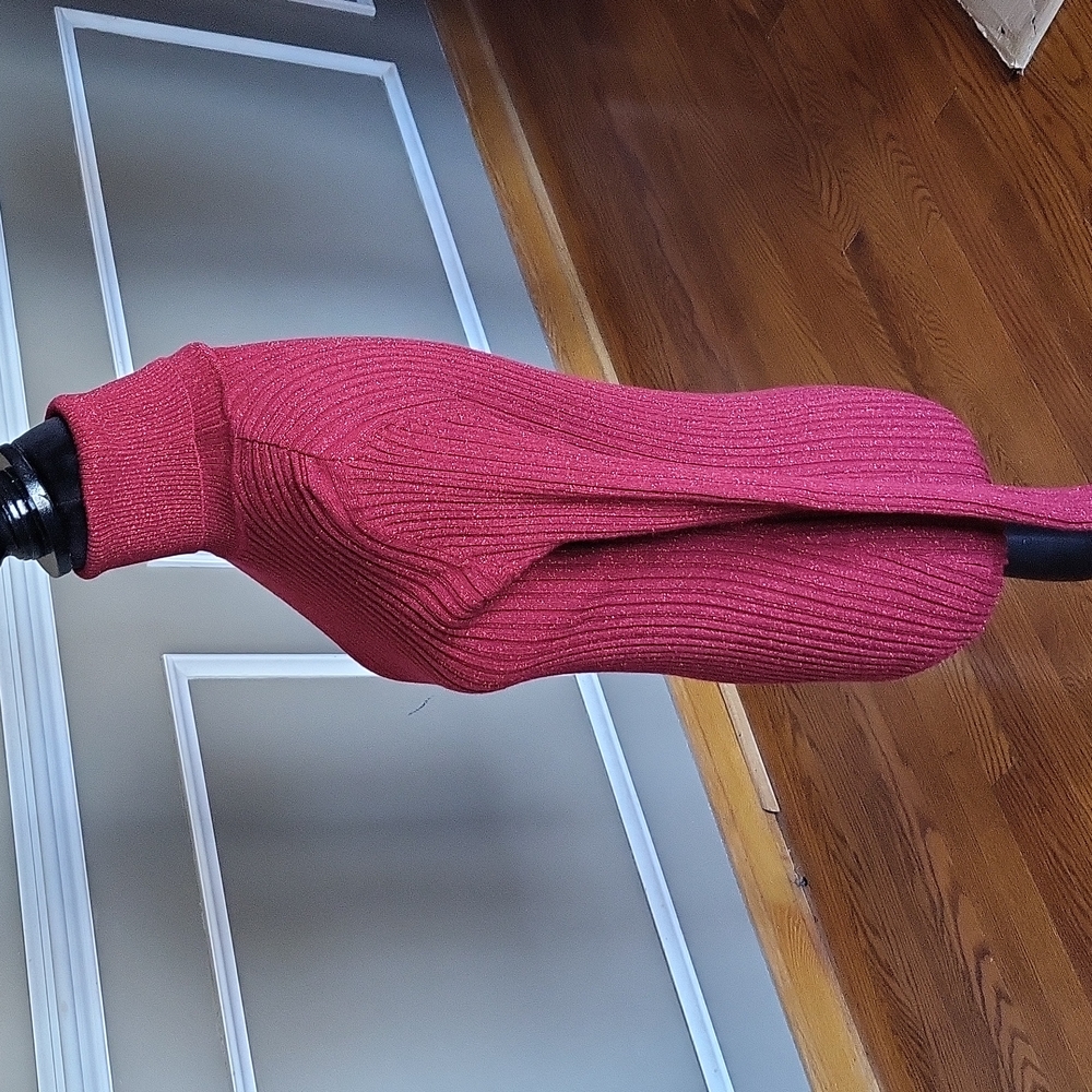 Red Glitter Turtleneck Size Medium - Picture 6 of 10
